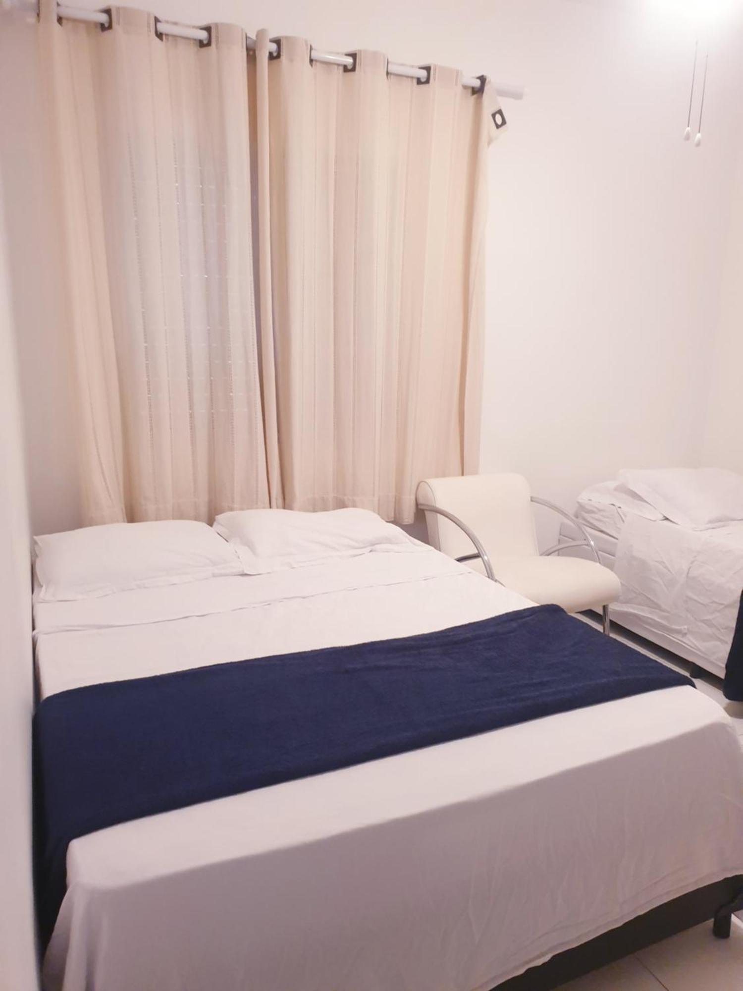 Apartamento 400 Metros Praia Da Enseada Apartment *
